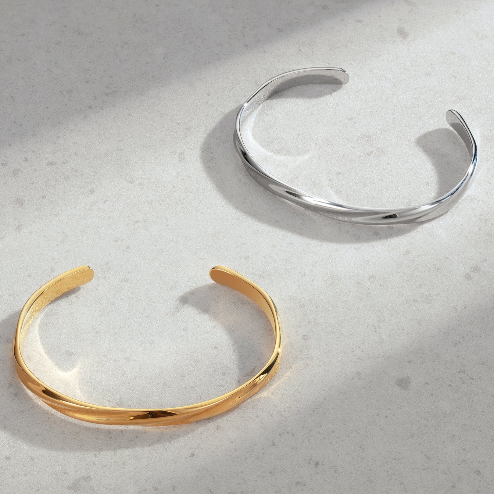 Twisted Unisize Cuff