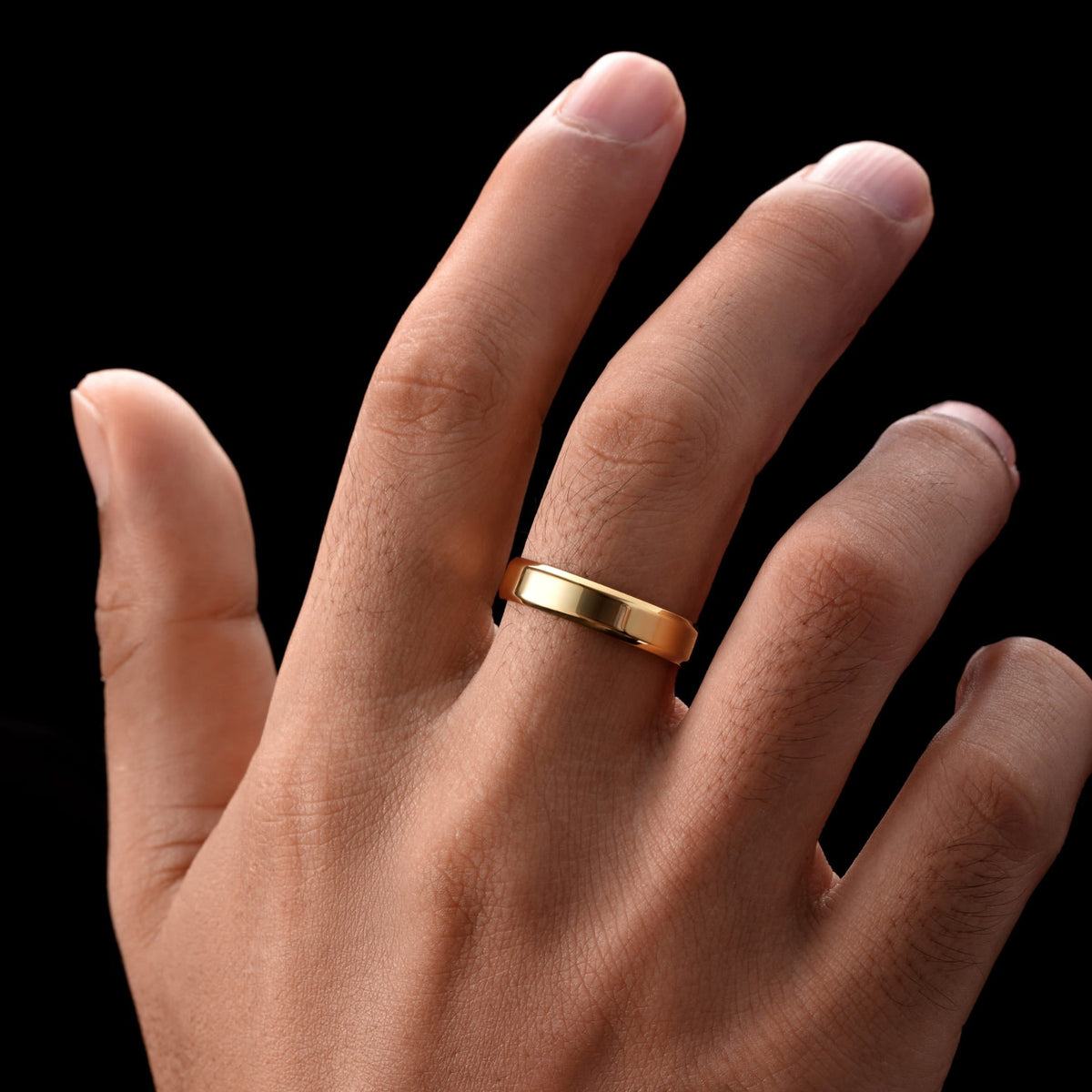 Classic Unisize Ring - sleek gold-toned band smooth polished