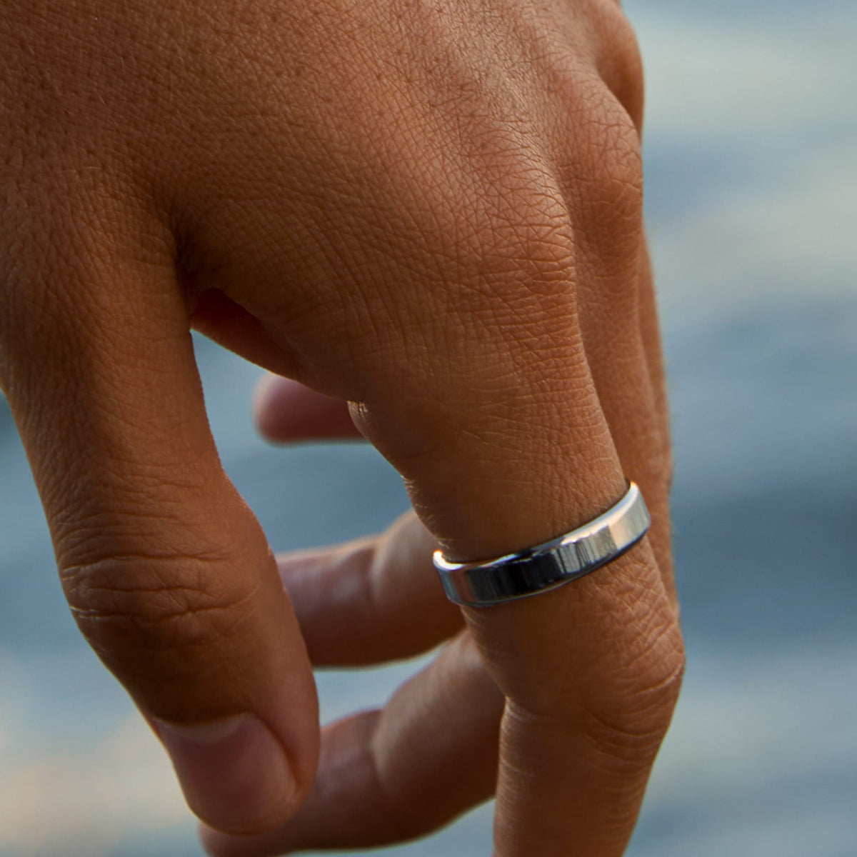 Classic Unisize Ring - sleek silver-toned band smooth polished