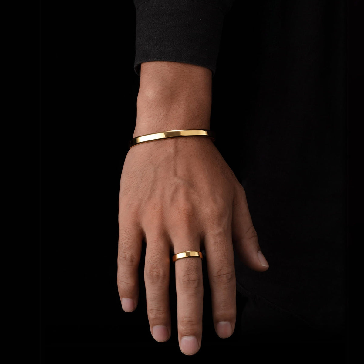 Classic Unisize Set - gold-toned minimalist bracelet sleek smooth