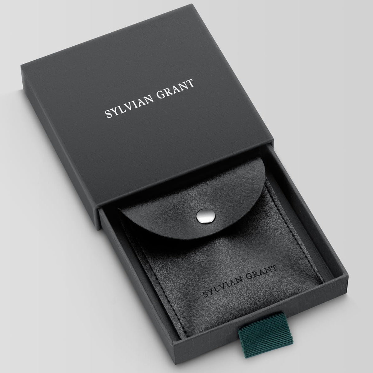 Gift Box - black leather pouch silver-toned snap