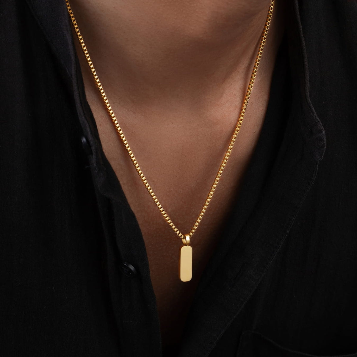 Minimal Pendant & Box Chain - gold-toned rectangular pendant necklace box