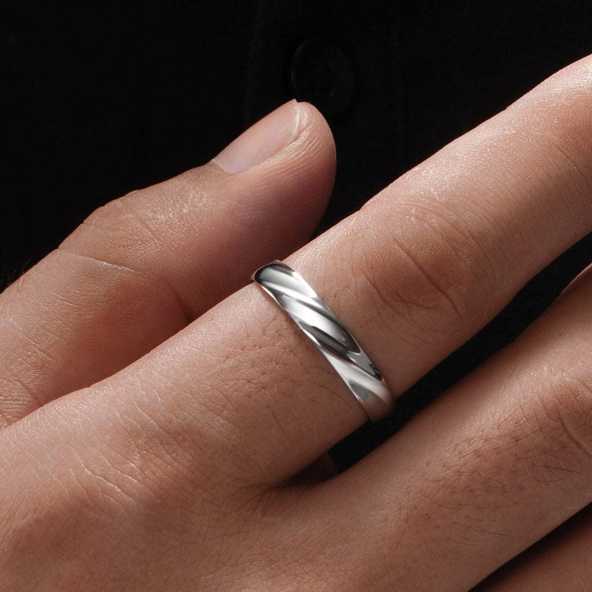 Twisted Unisize Ring - sleek silver band ring twisted