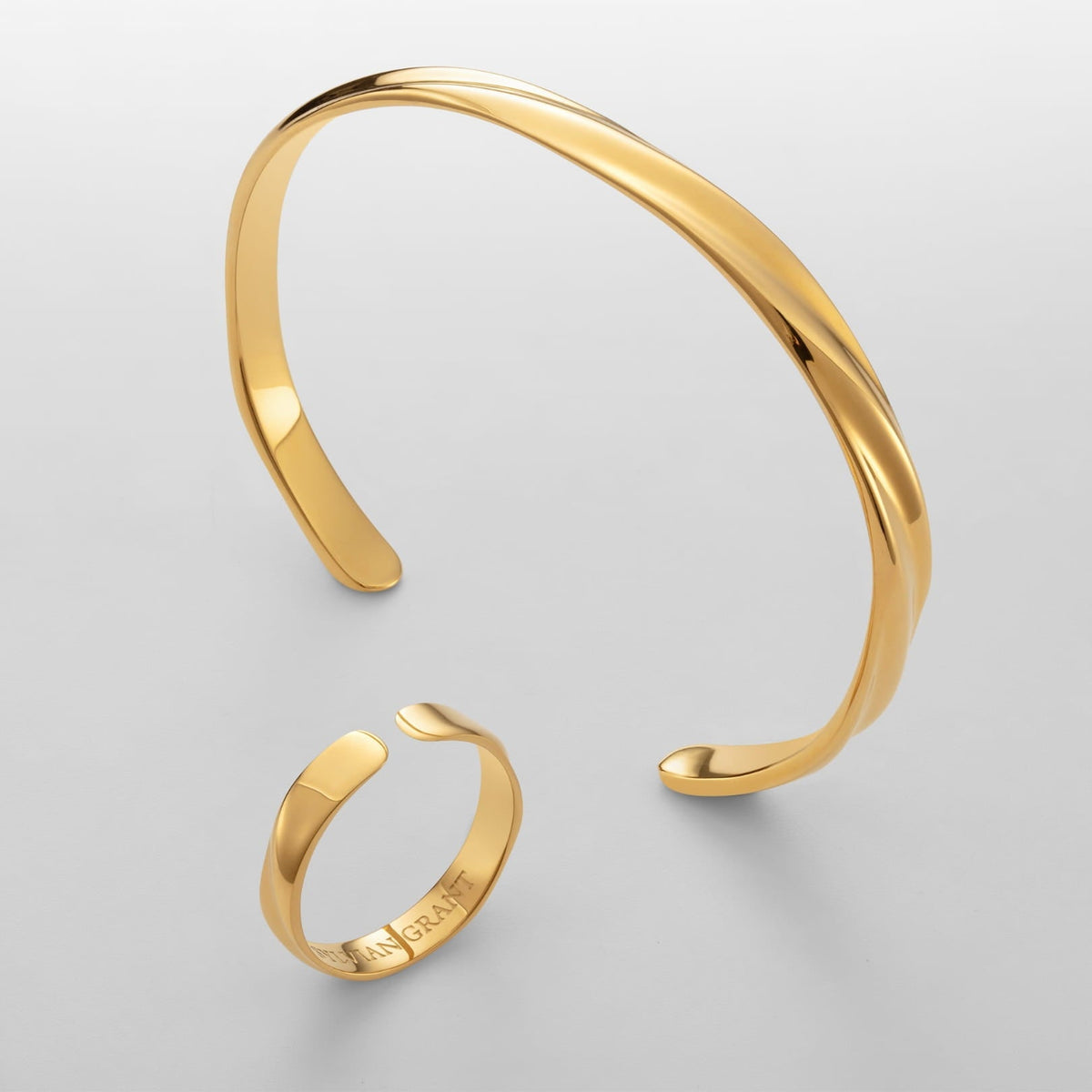 Twisted Unisize Set - Gold - gold-toned twisted cuff bracelet open